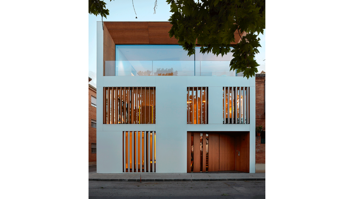 PORCELANOSA Grupo Projects: Geometría minimalista en la ?Casa en la huerta’